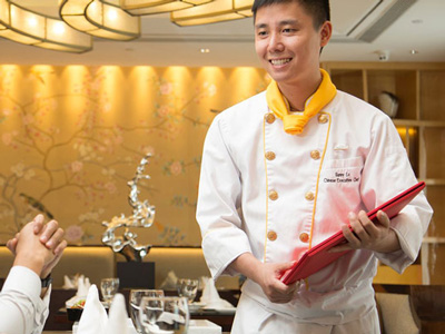 定制餐飲店工作服價格是多少？會受到哪方面的影響？